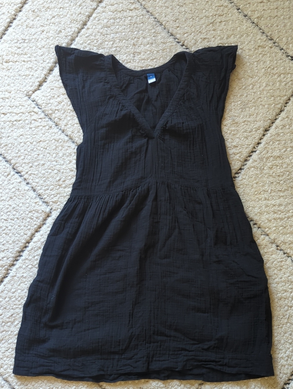 Old Navy Black V-Neck Short Sleeve Mini Dress